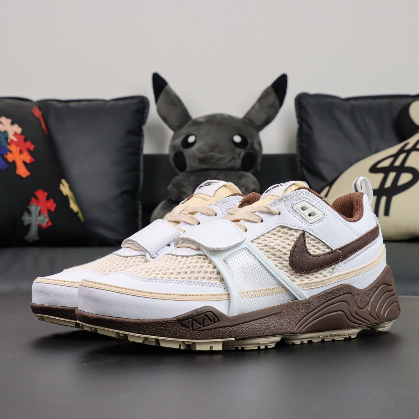Travis Scott x Nike ZOOM Field JAXX White/Light Chocolate