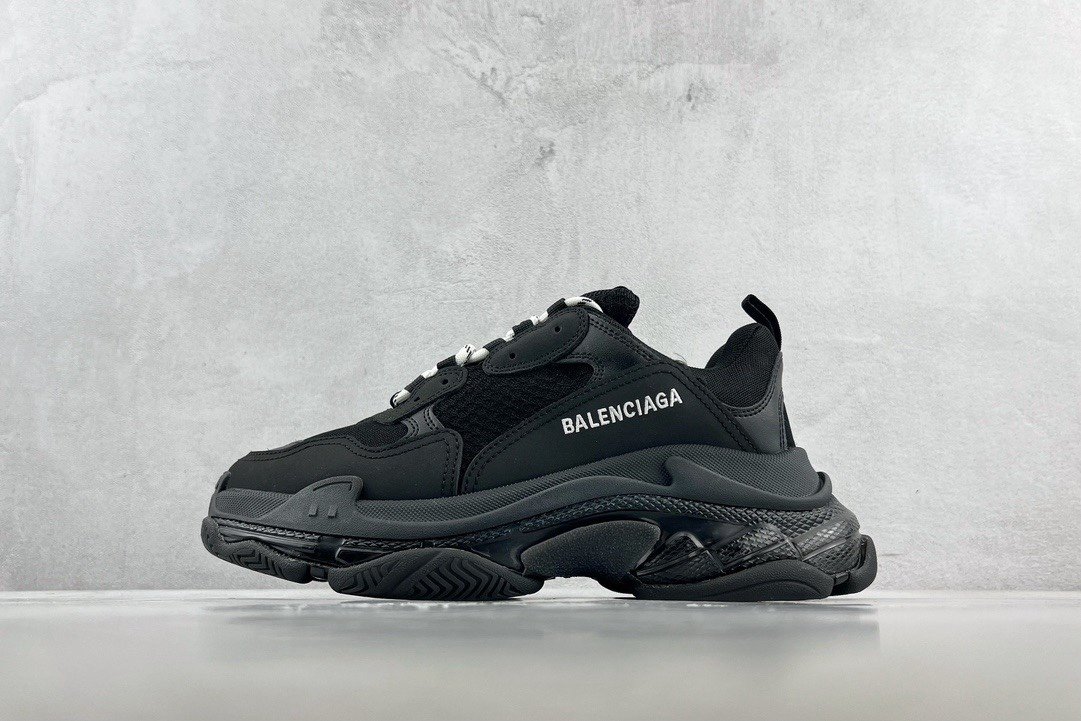Balenciaga Triple S ear Solo Sneaker 541624 w2fb1 1000