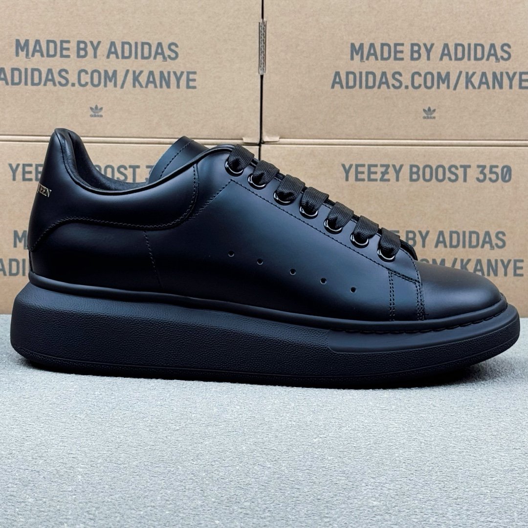 Alexander McQueen Oversized Exaerated-Sole Suede Leather Sneakers black