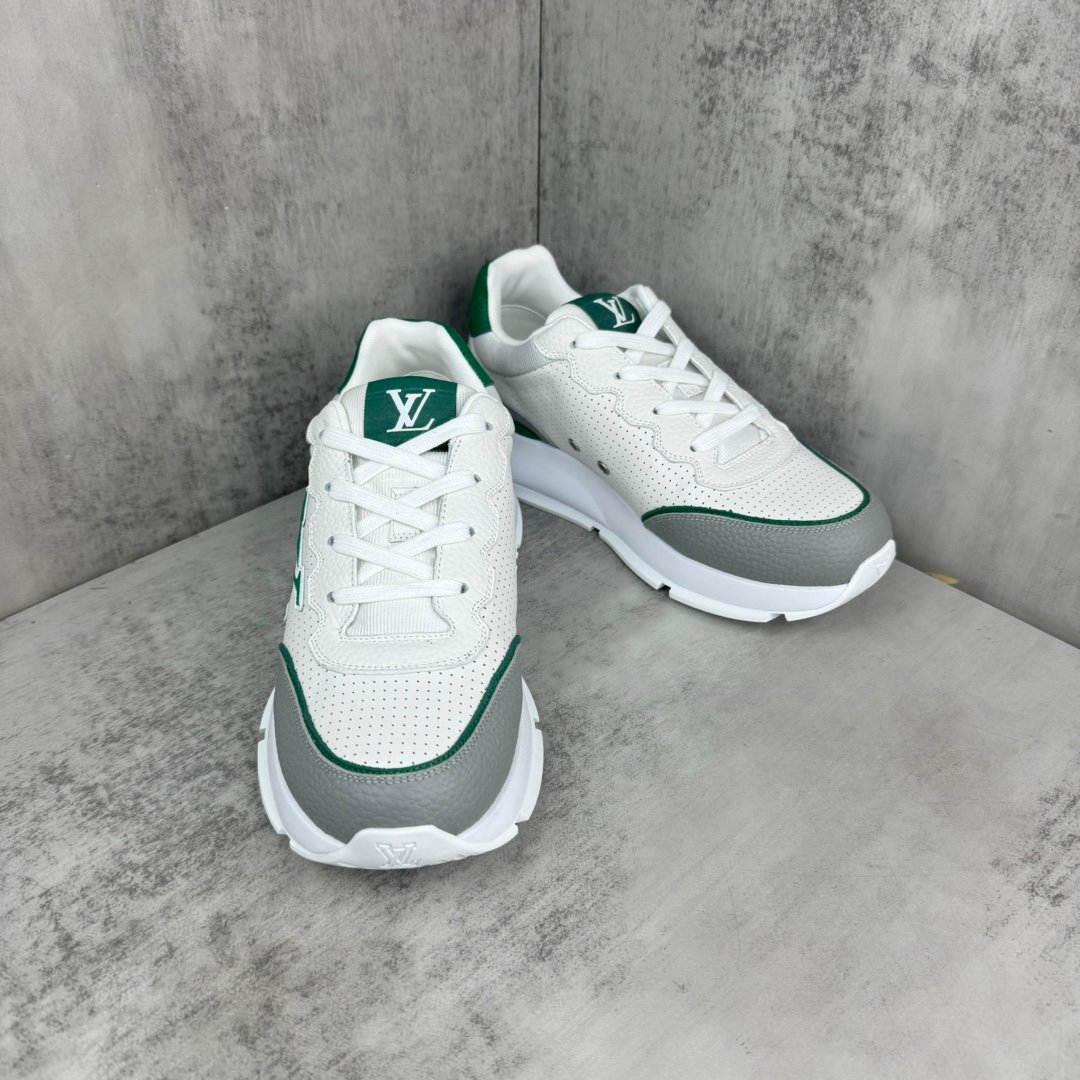 LOUIS VUITTON CALSSIC SNEAKER green