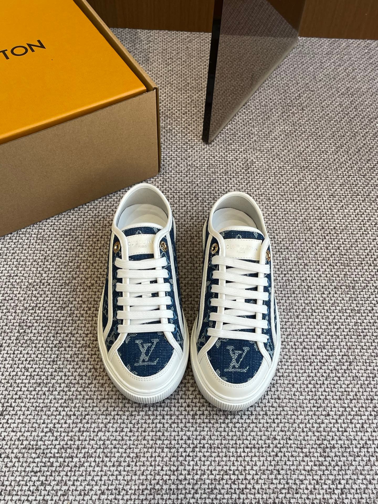 Louis Vuitton LAGOON Low Sneaker christian lady blue