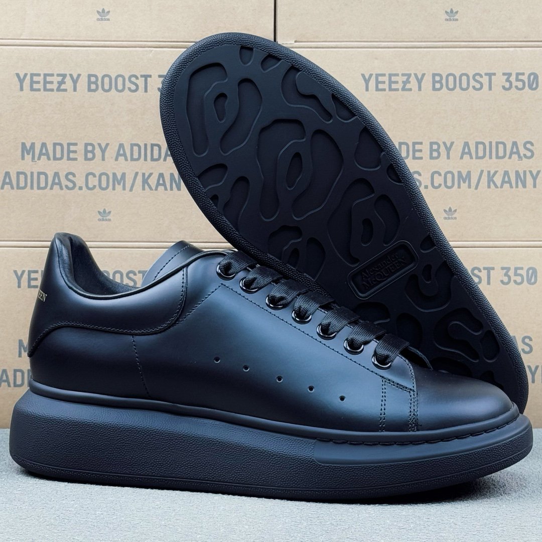 Alexander McQueen Oversized Exaerated-Sole Suede Leather Sneakers black