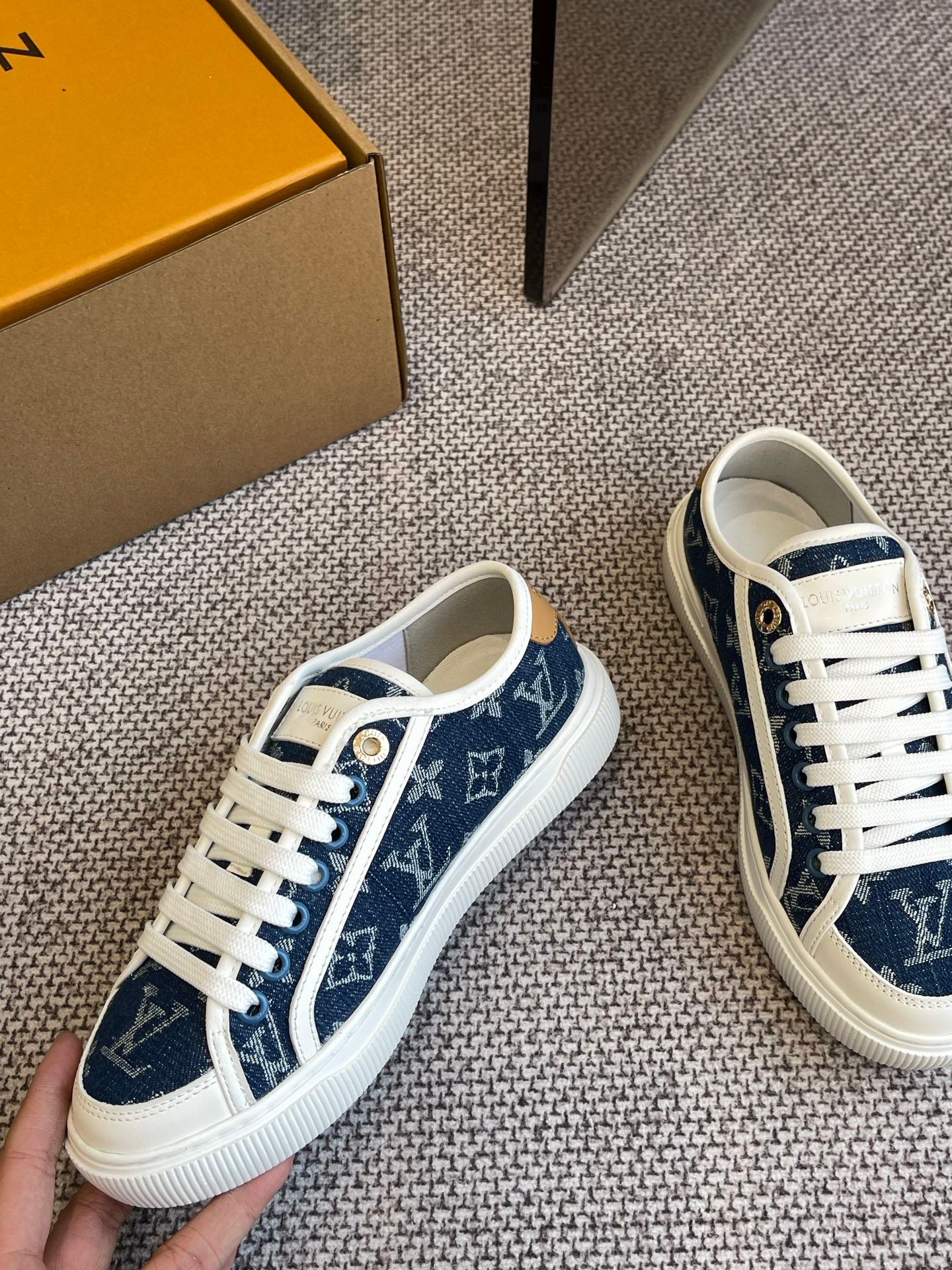Louis Vuitton LAGOON Low Sneaker christian lady blue