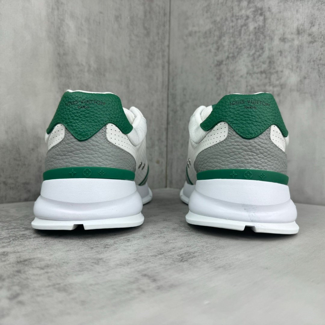 LOUIS VUITTON CALSSIC SNEAKER green