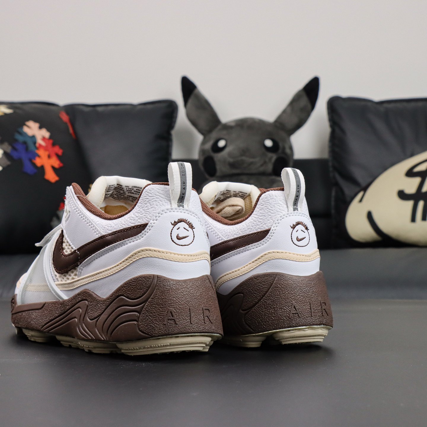 Travis Scott x Nike ZOOM Field JAXX White/Light Chocolate