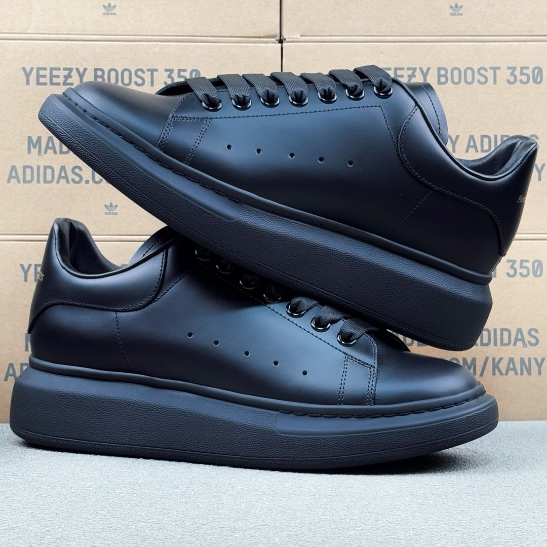 Alexander McQueen Oversized Exaerated-Sole Suede Leather Sneakers black