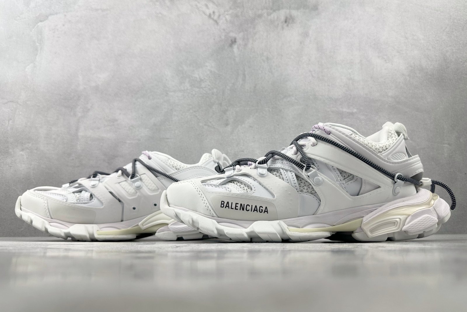 Balenciaga Tra Trail 800590WTRHK9050