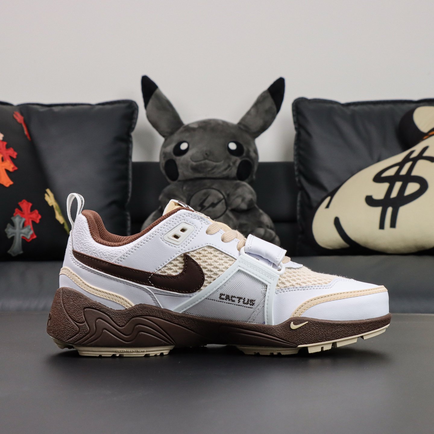Travis Scott x Nike ZOOM Field JAXX White/Light Chocolate