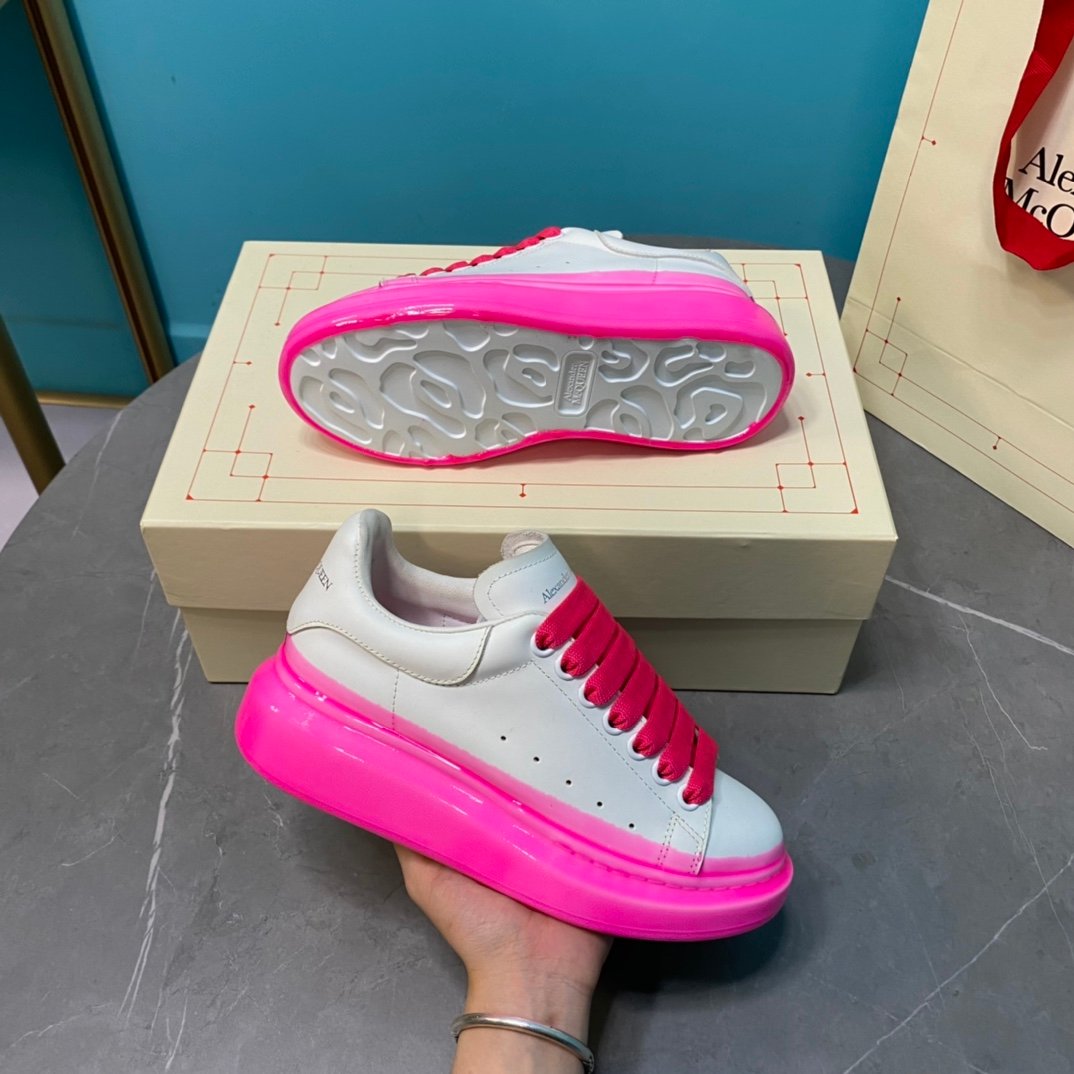 Alexander McQueen Oversized Exaerated-Sole Suede Leather Sneakers 9137