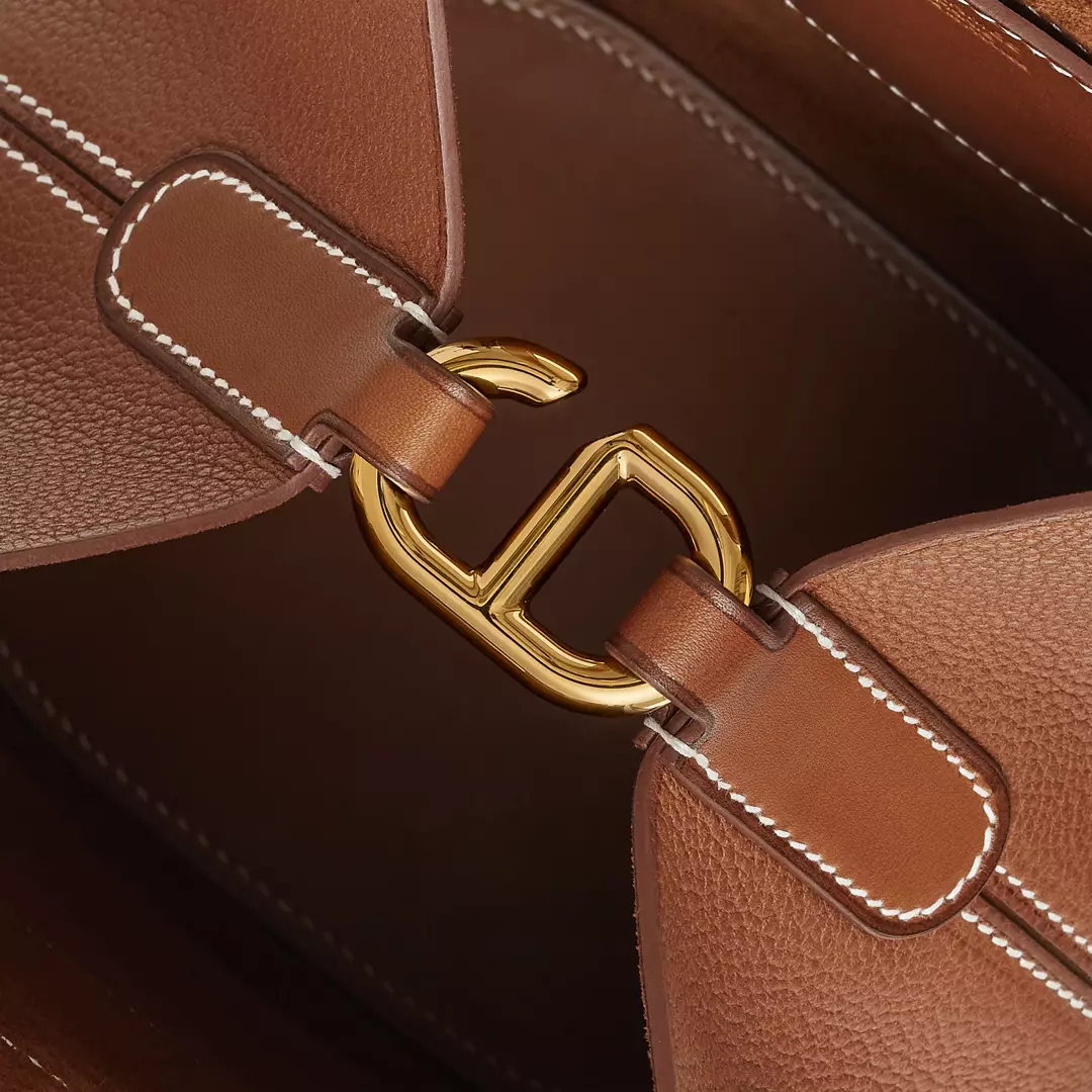 Hermès In-the-Loop 18 Cassis