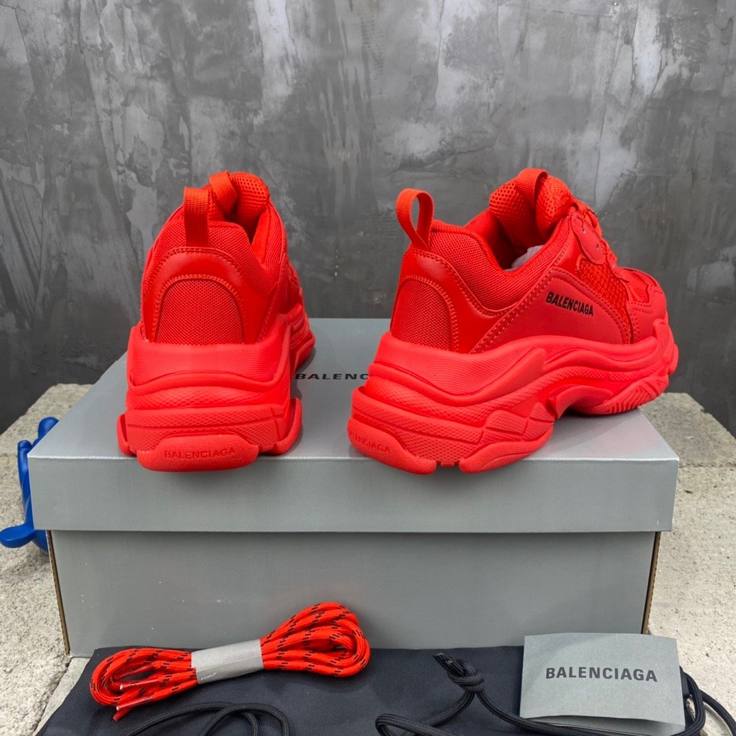 Balenciaga Triple S ear Solo Sneaker