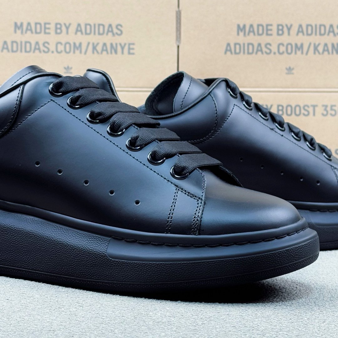 Alexander McQueen Oversized Exaerated-Sole Suede Leather Sneakers black