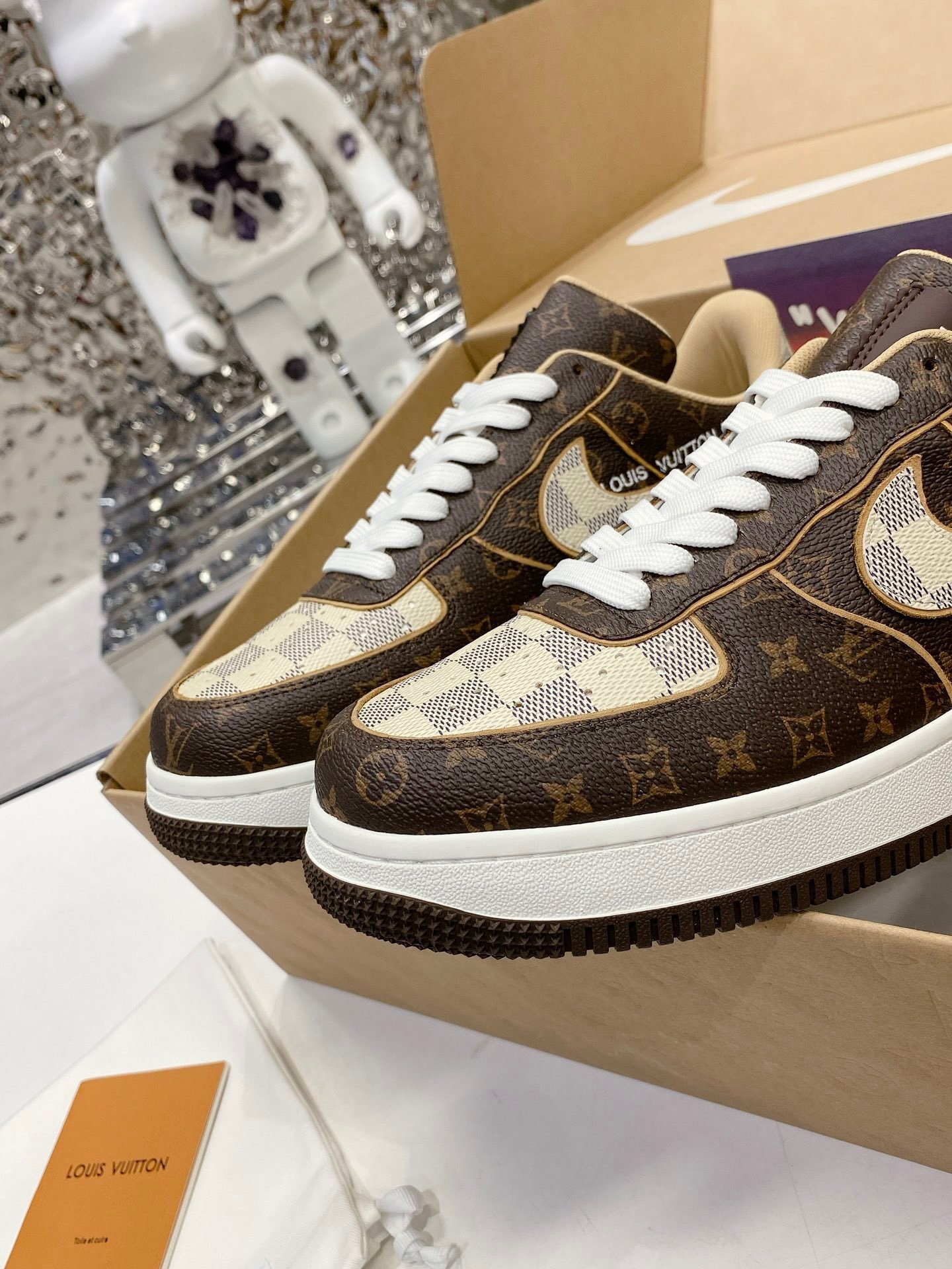 Louis Vuitton x OFF-WHITE x NIKE Air Force 1 Low