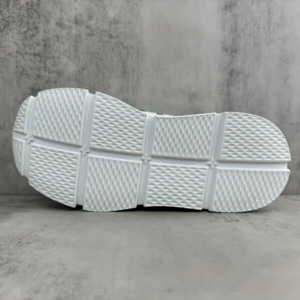 LOUIS VUITTON CALSSIC SNEAKER green