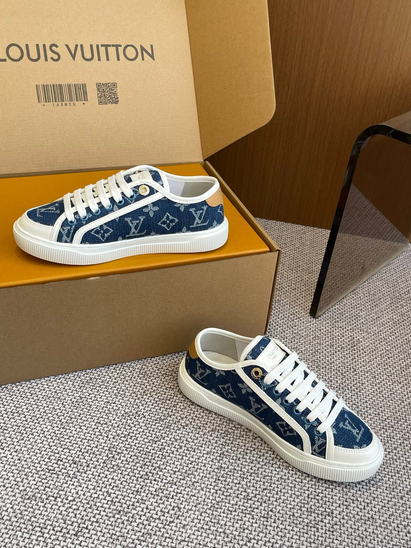 Louis Vuitton LAGOON Low Sneaker christian lady blue