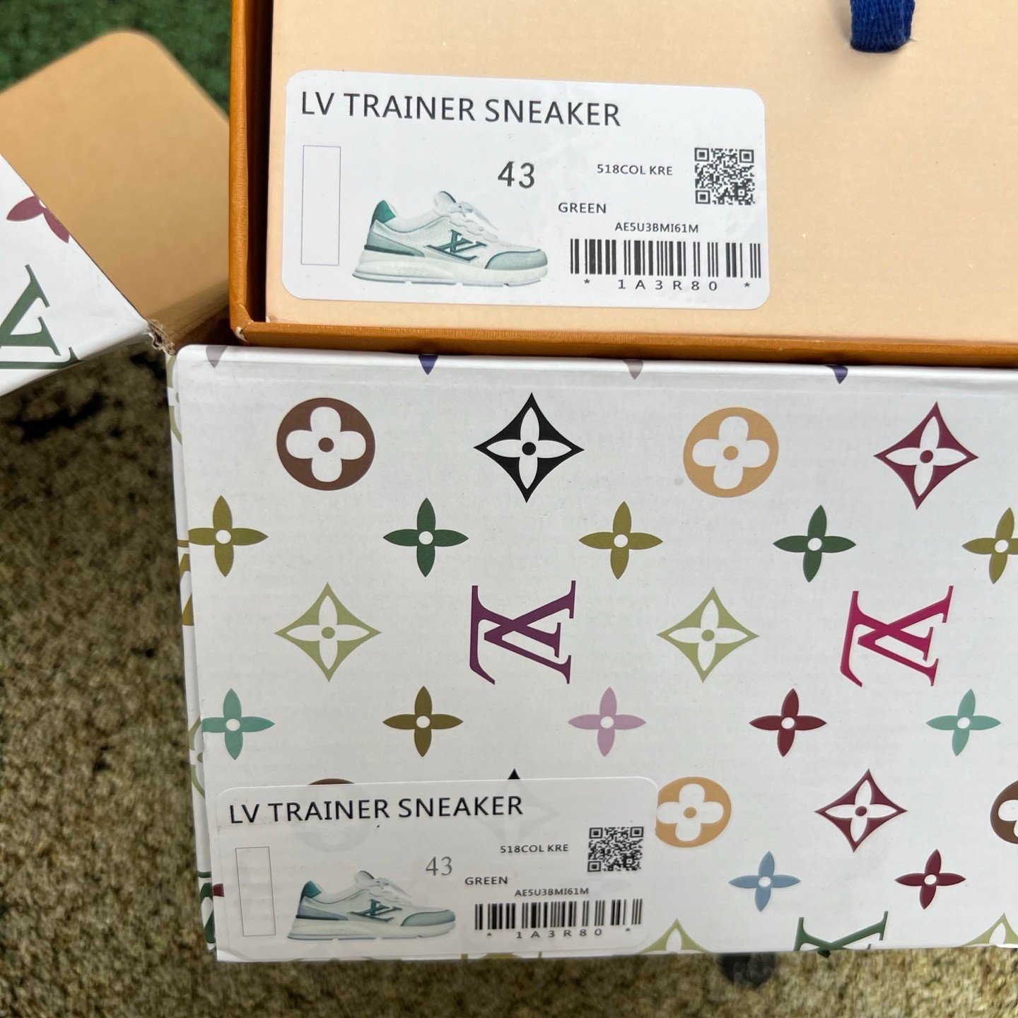 LOUIS VUITTON CALSSIC SNEAKER green